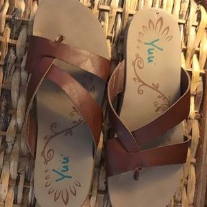 Yuu Sandal